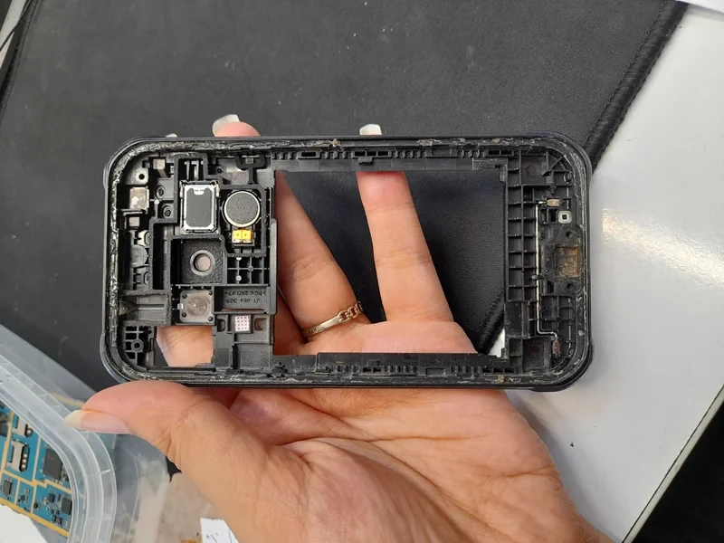 فرم دور استوک Samsung J110H