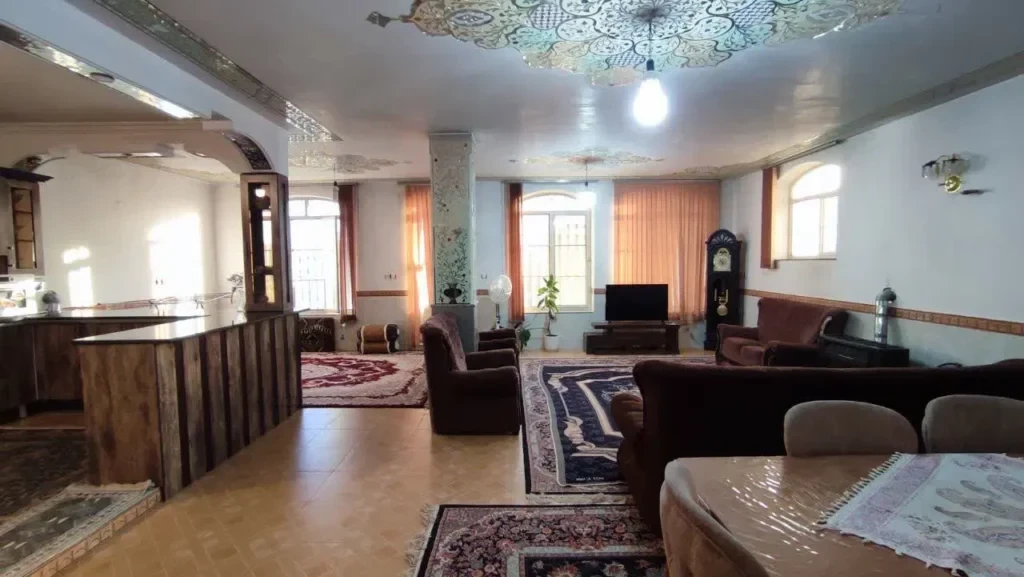 فروش طبقه دوم مستقل از خانه ویلایی در شیراز دینکان