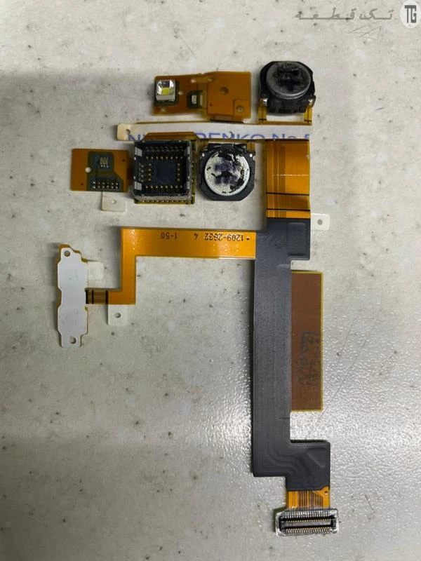 فلت دوربین‌,اسپیکر‌,ولوم,ویبره سونی‌اریکسون Flat Camera Speaker Volume Sony Ericsson T700