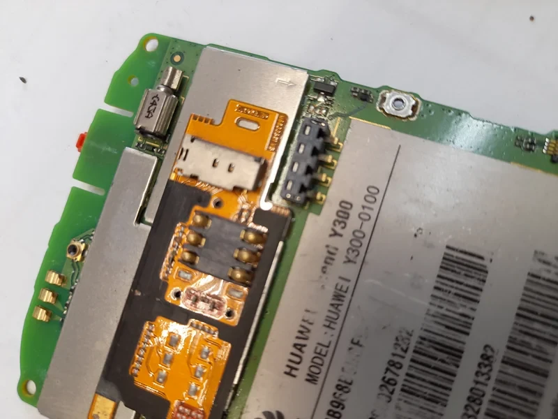 فلت سیم کارت و رم Huawei y300
