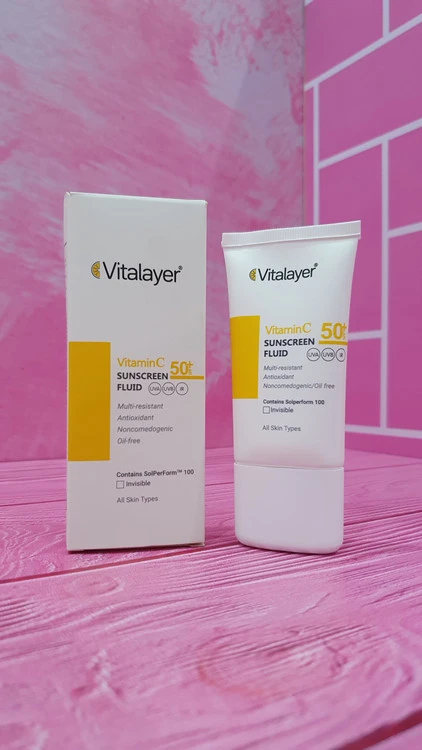 فلوئید ضد آفتاب SPF50 حاوی ویتامین C ویتالایر