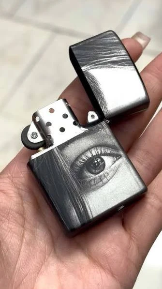 فندک با حک چهره