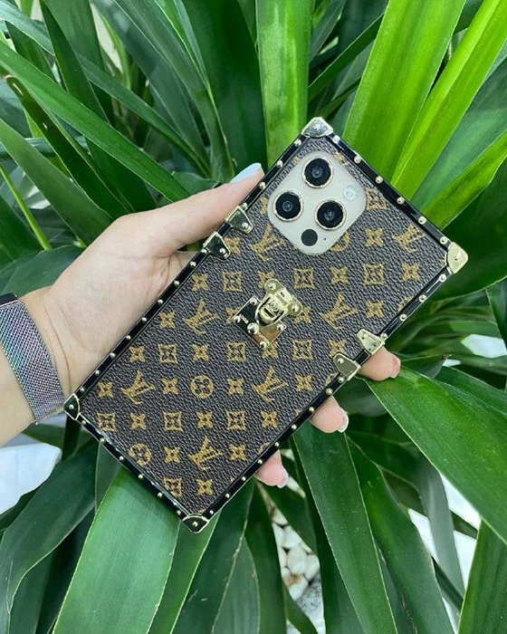 قاب LV صندوقی آیفون