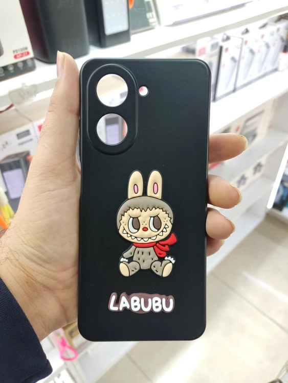 قاب Labubu برجسته محافظ لنزدار Xiaomi Redmi A5 / Poco C71 - مشکی - MPS