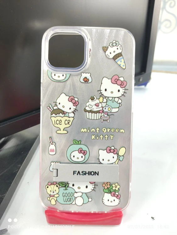 قاب fashion اطلسی استندشو apple iphone 13/14 طرح هلو کیتی