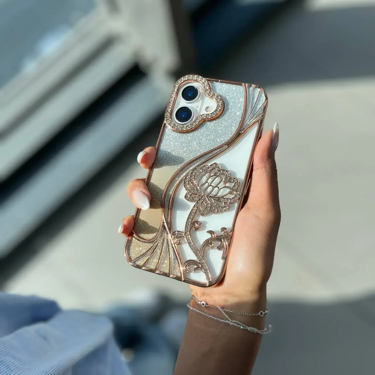 قاب flower shine آیفون 17
