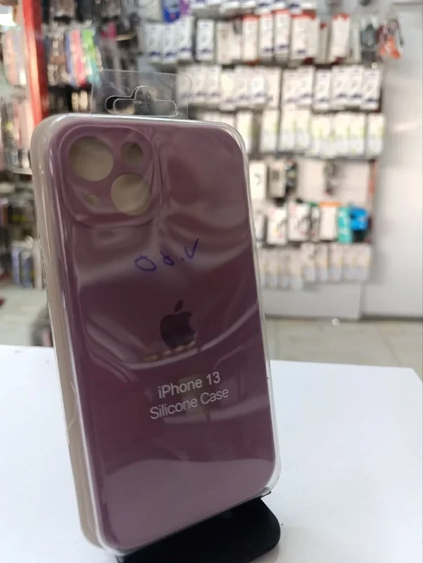 قاب سلیکون اورجینال زرشکی iPhone 13
