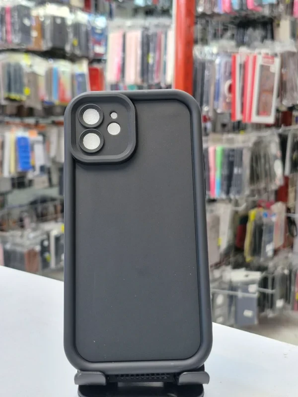 قاب سولید مشکی iPhone 12