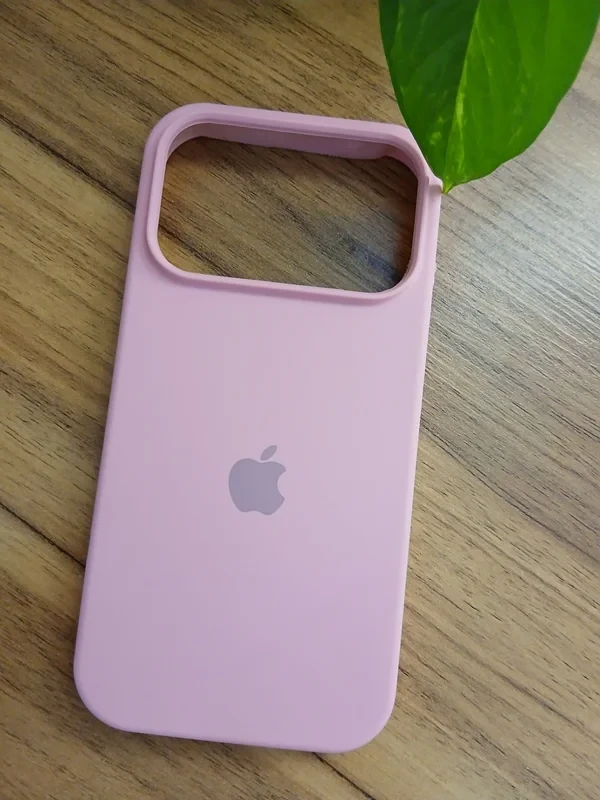 قاب سیلیکون اورجینال پاک کنی صورتی iphone 17 pro