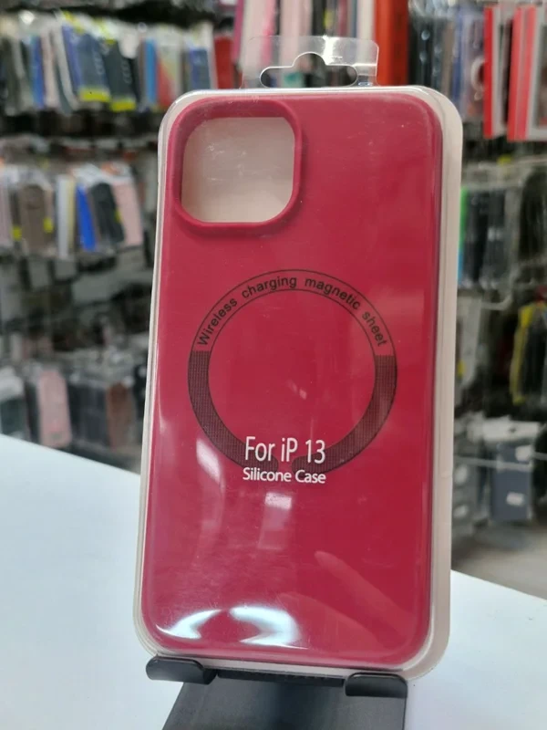 قاب سیلیکون اورجینال پاک کنی مگ سیف دار زرشکی iPhone 13/14/15