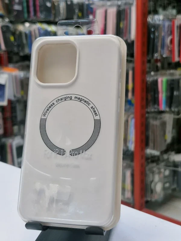 قاب سیلیکون اورجینال پاک کنی مگ سیف دار سفید iPhone 13 pro max