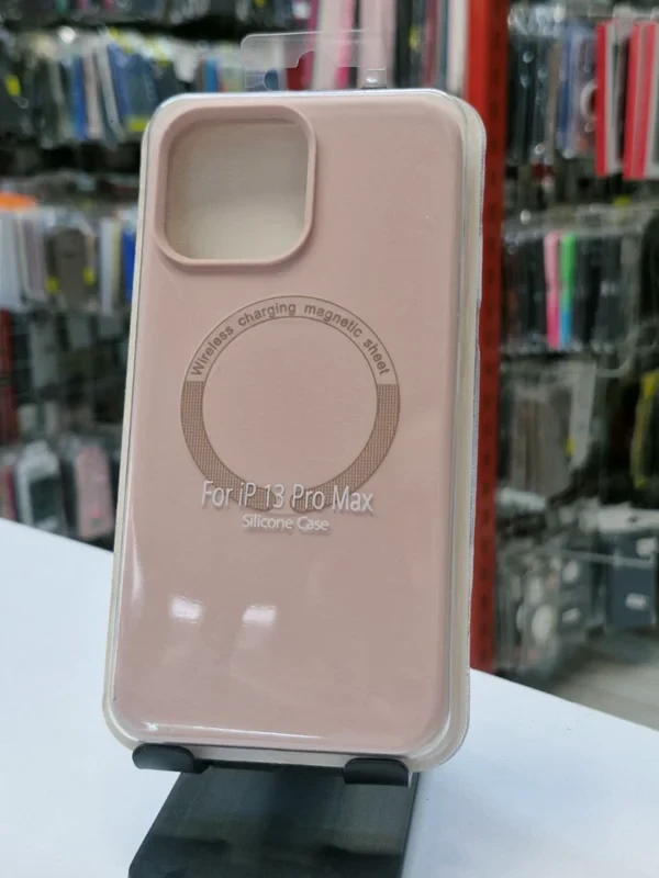 قاب سیلیکون اورجینال پاک کنی مگ سیف دار صورتی iPhone 13 pro max