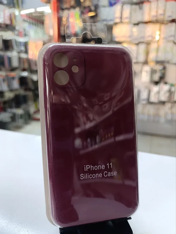 قاب سیلیکونی اورجینال زرشکی iPhone 11