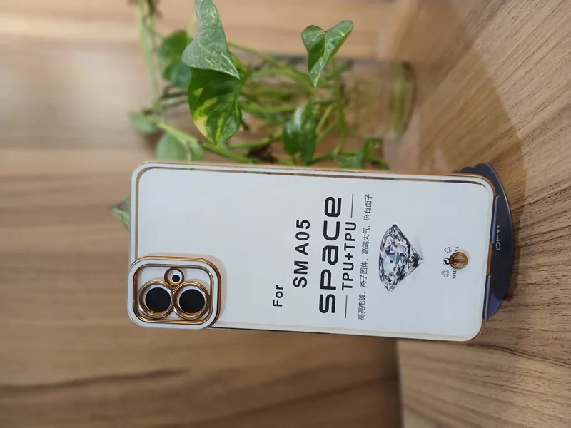 قاب شفاف دور طلایی samsung a05