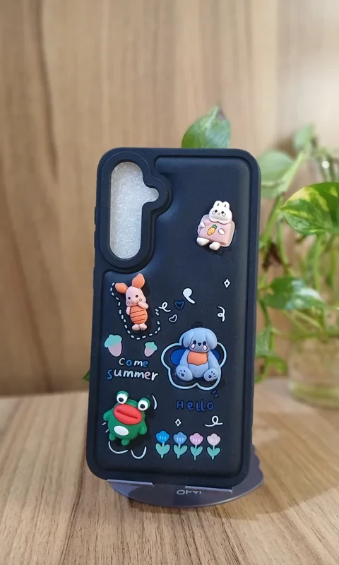 قاب طرح دار عروسکی مشکی samsung s23 fe