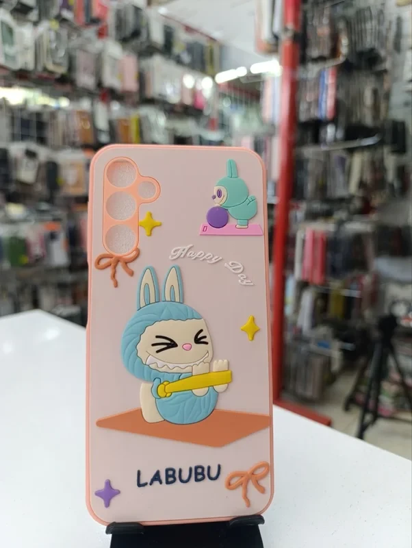 قاب طرح عروسکی labubu گلبهی Samsung galaxy a25