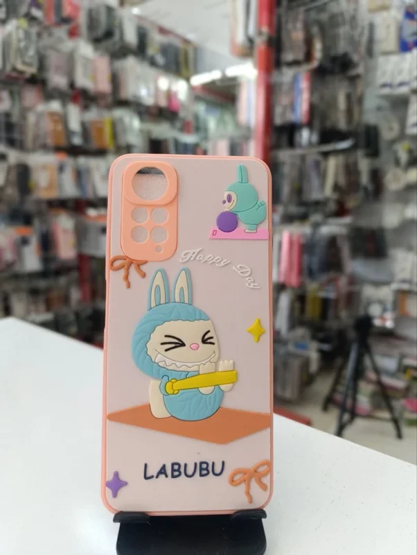قاب طرح عروسکی labubu گلبهی xiaomi note 11s