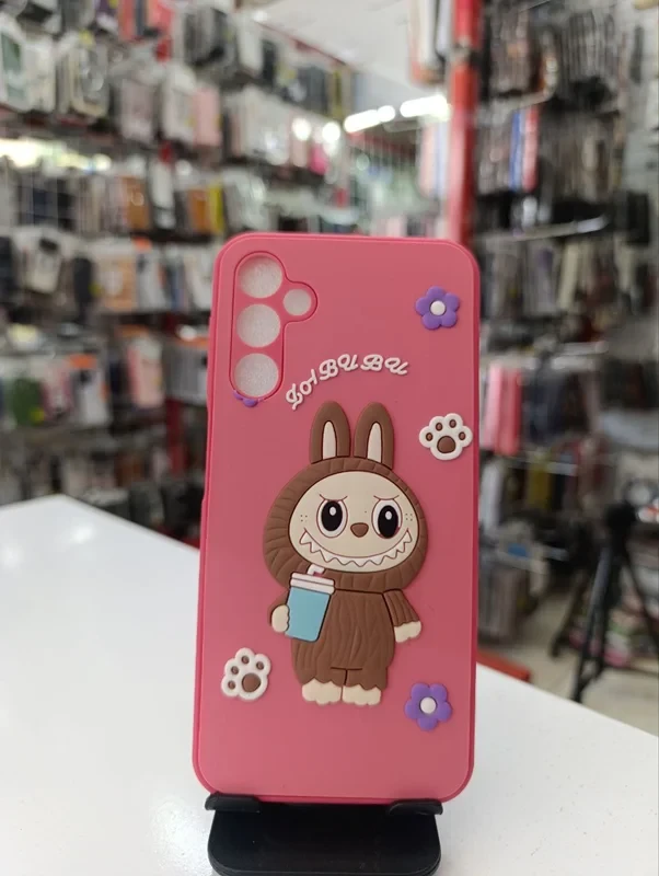قاب طرح عروسکی labububu صورتی Samsung a24