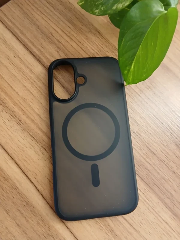 قاب طرح مگ سیف مات دور مشکی iphone 16