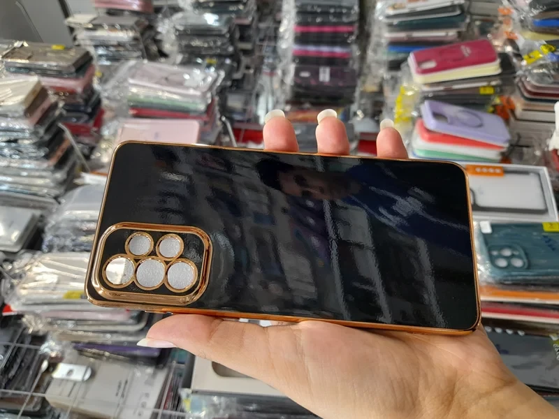 قاب مشکی دور طلایی سامسونگ Samsung a73