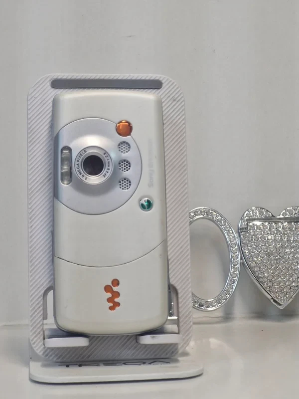 قاب و شاسی مشکی اصلی سونی اریکسون سفید sony Ericsson w810