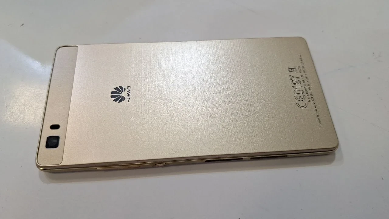 قاب کامل p8 lite