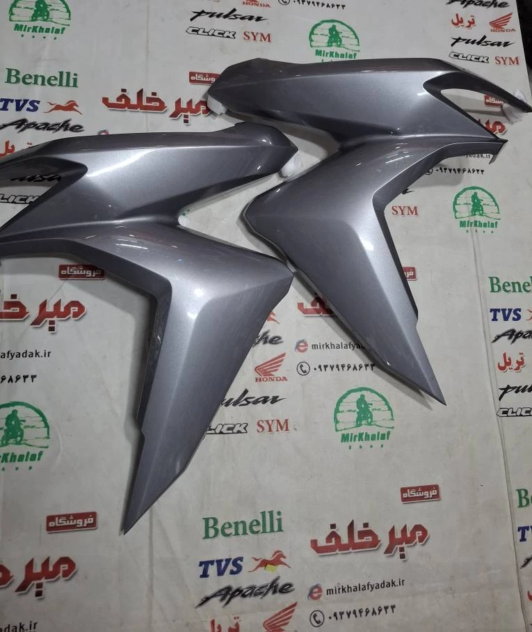 قاب (کاور فلاپ) بغل بلوری چراغ جلو موتور طرح کلیک (نقره ای مدادی براق) خارجی (سمت چپ)
