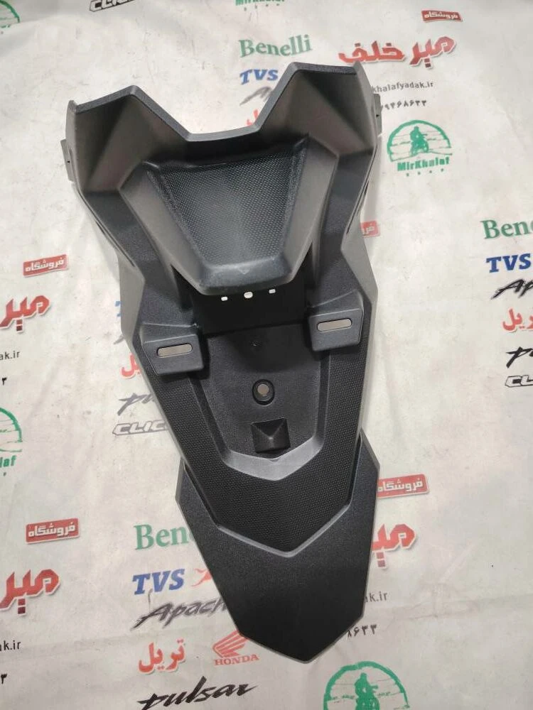 قاب (کاور فلاپ) جا پلاکی گلگیر عقب موتور sym گالکسی j 200 جی اصلی