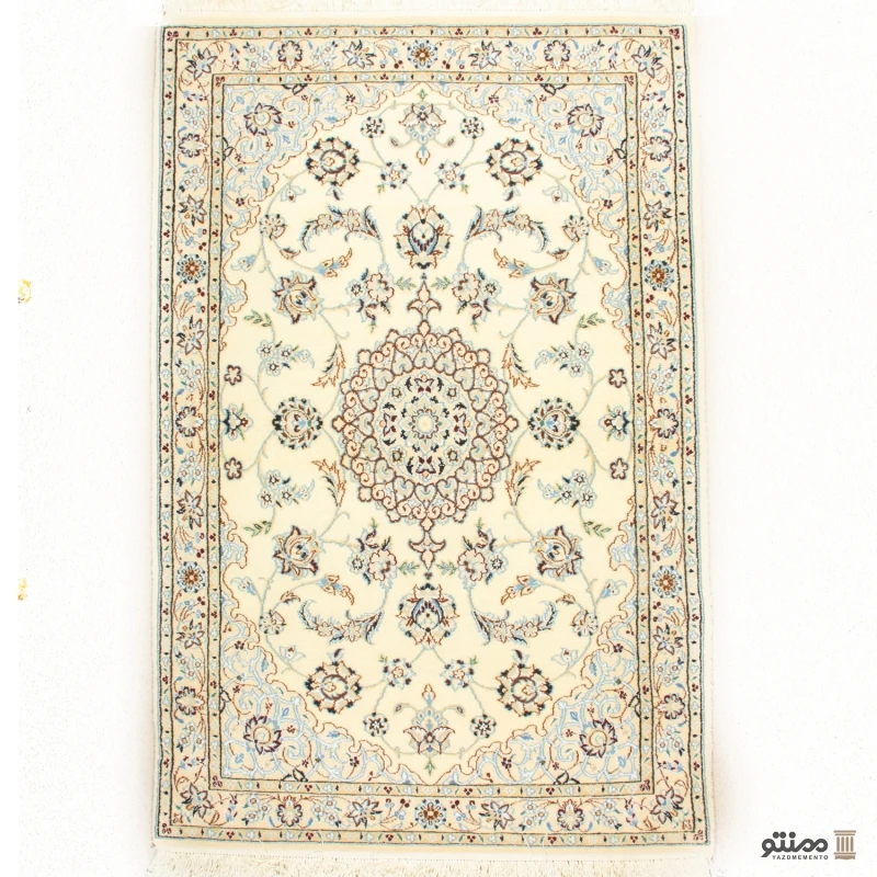 قالیچه دستباف زرع و نیم نائین پشم و ابریشم