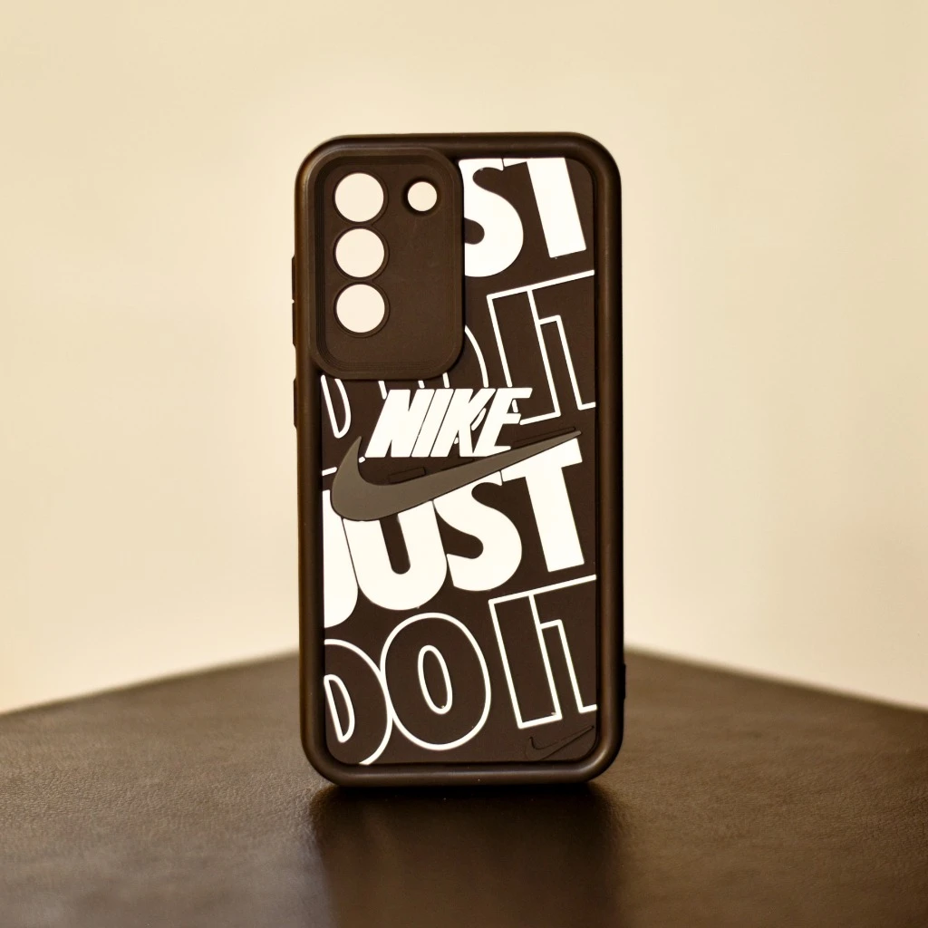 قاپ گوشی Nike