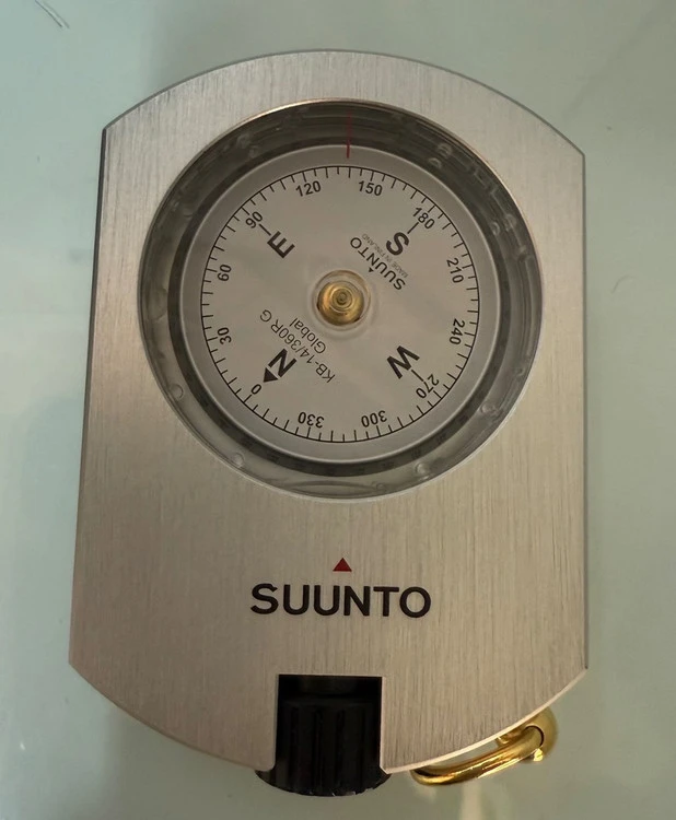 قطب نما ، شیب سنج سونتو SUUNTO