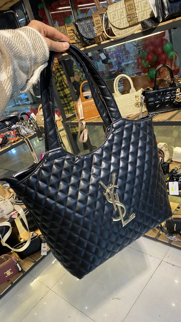 كيف ysl بزرگ ايستاده
