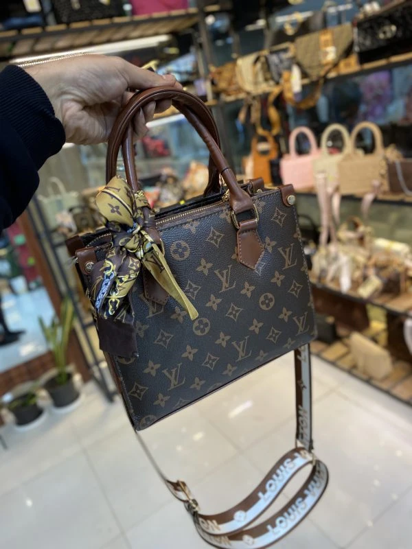 كيف لويزويتون اسكارف دار