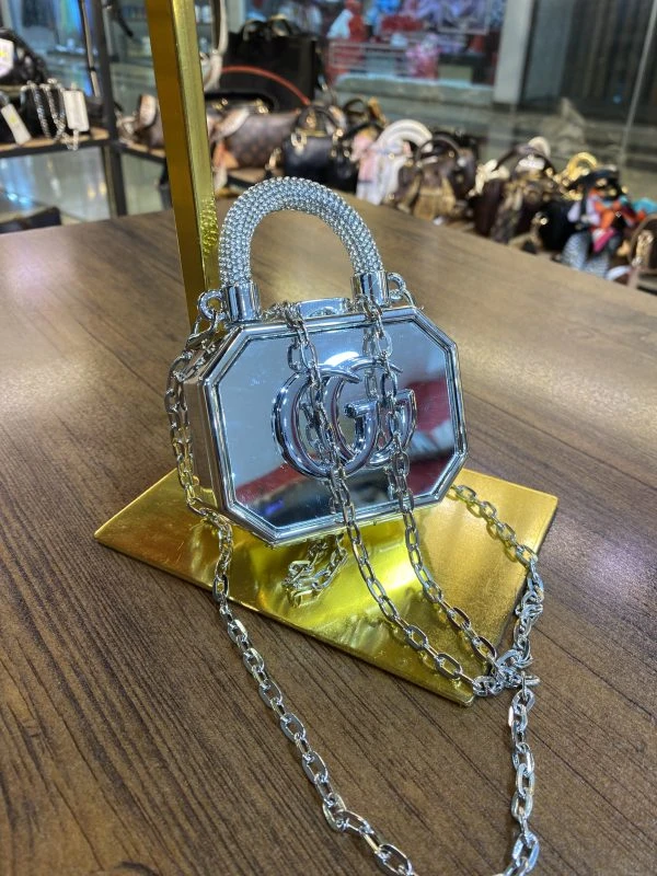 كيف گوچى شنل ال وى مينى آينه اى نگينى