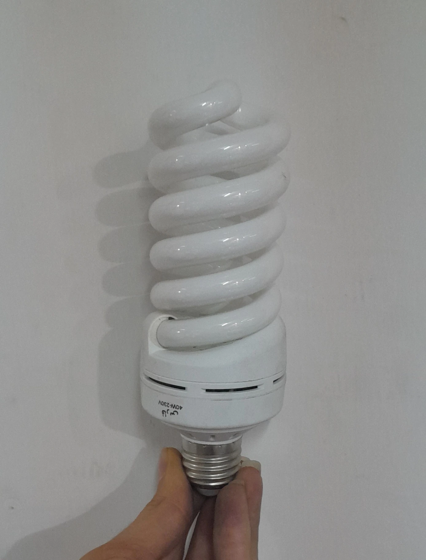لامپ کم مصرف CFL آفتابی 40 وات پارس مدل تمام پیچ پایه E27