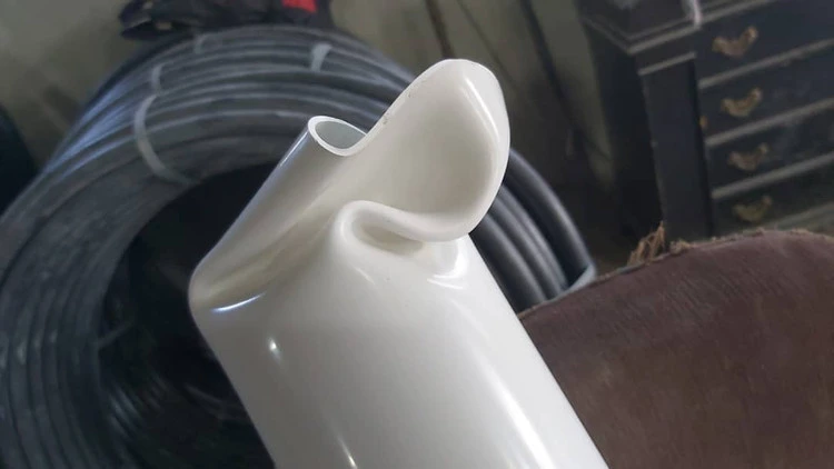 لوله پولیکا 90 سفید PVC PIPE