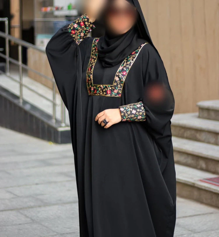 مانتو زنانه عبایی گلدوزی شده