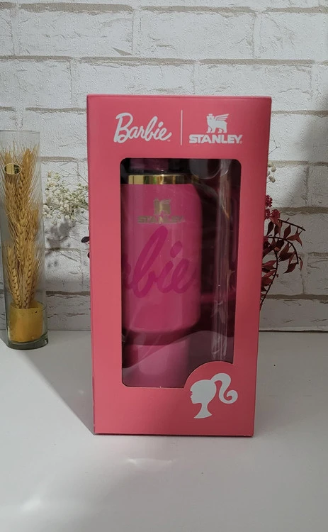 ماگ اورجینال استنلی و باربی طرح barbie مدل Quencher گنجایش 40oz
