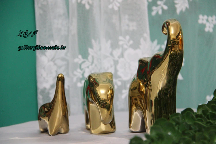 مجسمه فیل رنگ طلایی در سه سایز
