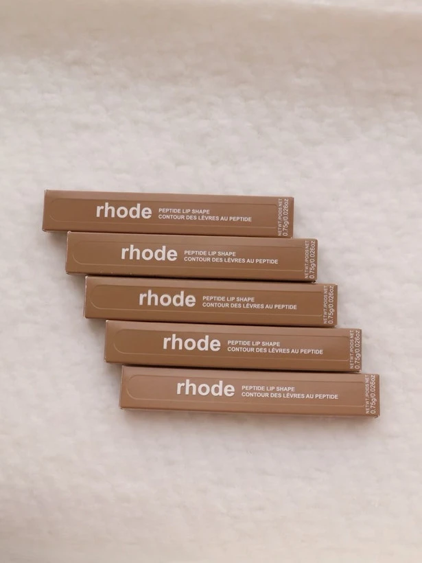 مداد لب rhode
