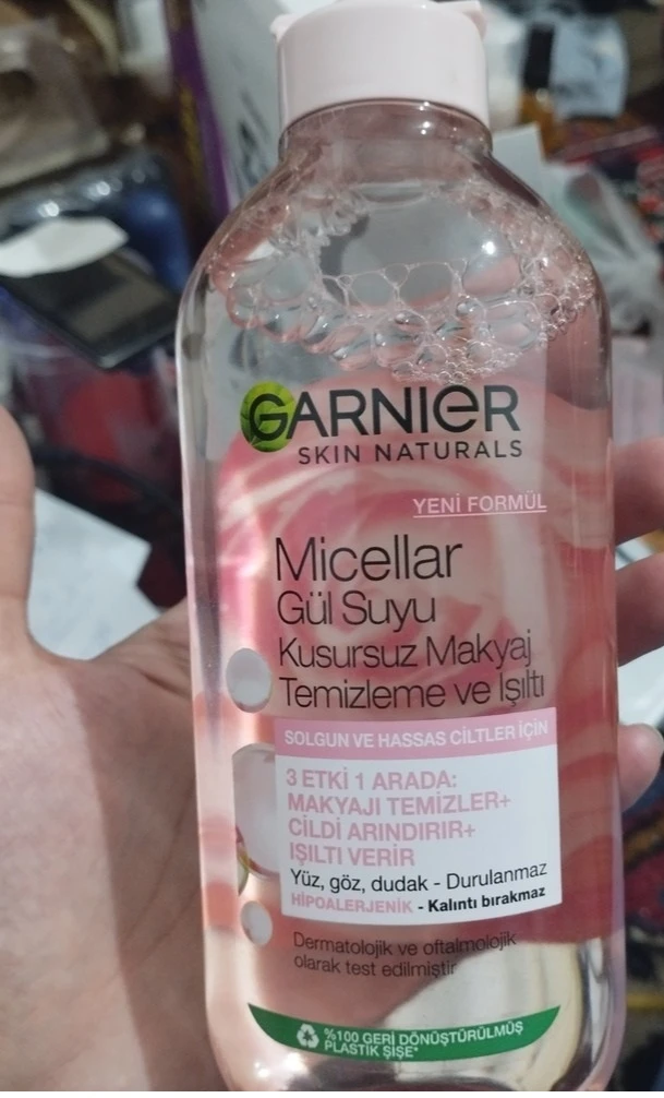 میسلار واتر گل سرخ گارنیر برای صورت و چشم و لب 400 میلی لیتر از {{model.count}}