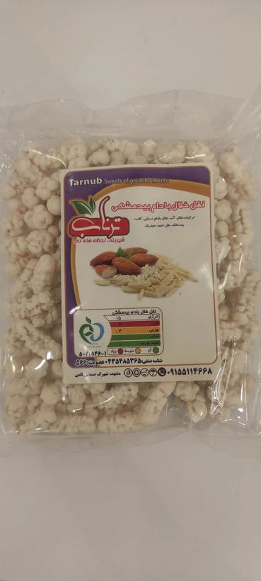 نقل بیدمشکی با مغز بادام