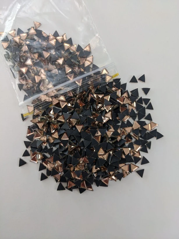 نگین حرارتی dmc مثلثی 7 میل رزگلد
