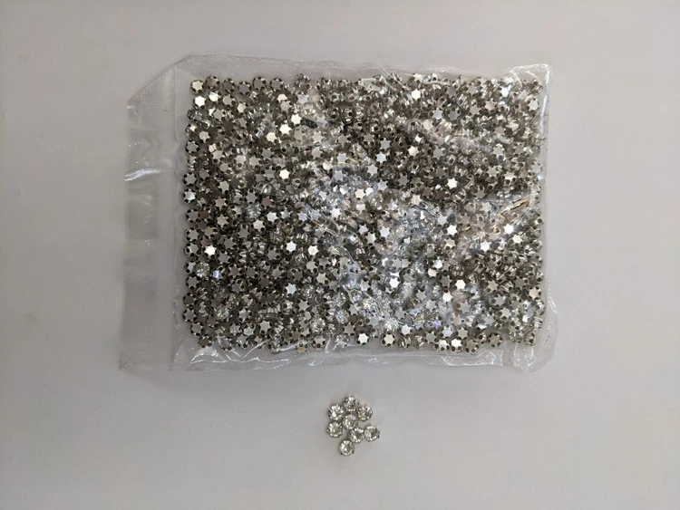 نگین دوختنی پایه دار نقره ای سایز 30