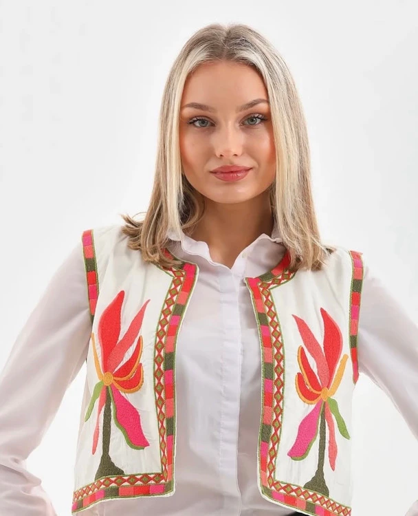 وست گلدوزی زنانه ترک با طرح خوش اب و رنگ بهاری
