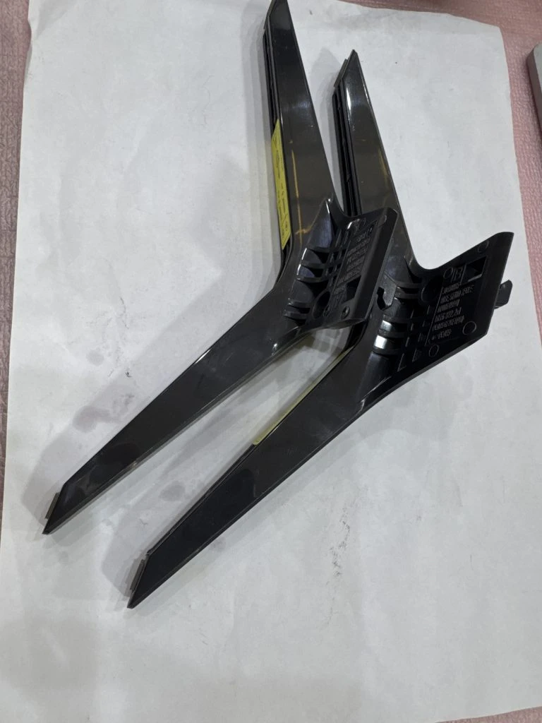 ‌پایه تلویزیون ال‌ جی 55UQ80006LD