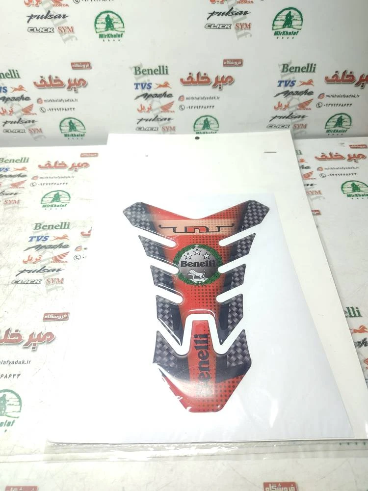 پد (برچسب) ارم روی باک موتور بنلی قرمز باریک tnt (ارم وسط سفید)