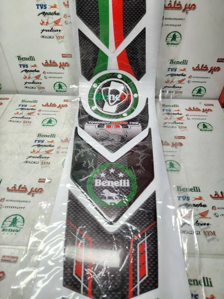 پد (برچسب) کامل روی باک و درب باک موتور بنلی 300 دوسیلندر جدید نیوفیس و قدیم (پرچمی)