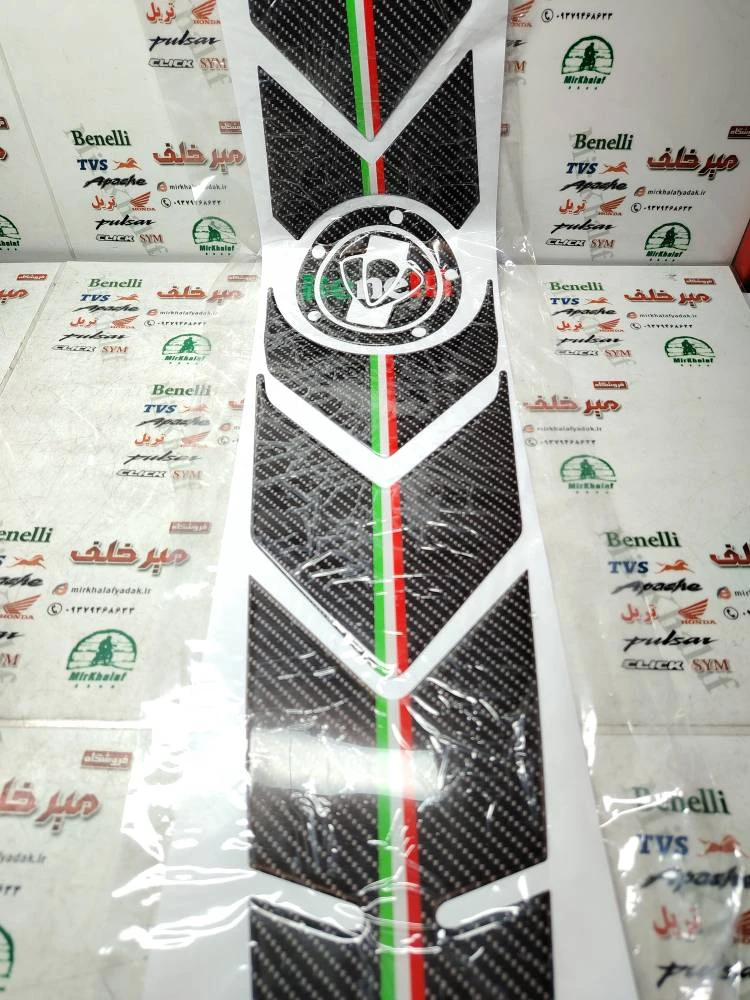 پد (برچسب) کامل روی باک و درب باک موتور بنلی 300 دوسیلندر جدید نیوفیس و قدیم (کربنی)
