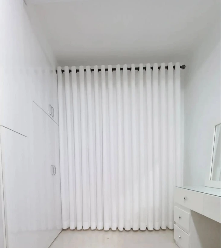 پرده حریر ساده مدل پانچ برای پنجره ۲متری آماده دوخته شده